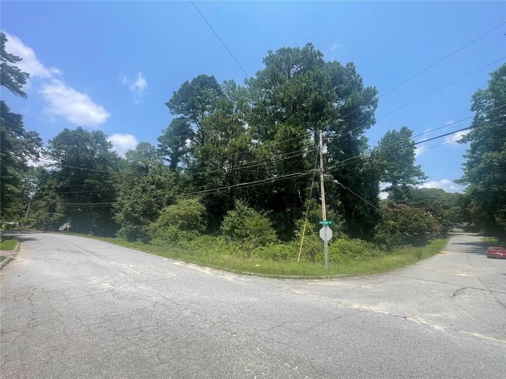 unimproved land for sale at 3064 Periwinkle Drive, Snellville, GA 30078 — photo 1 of 7