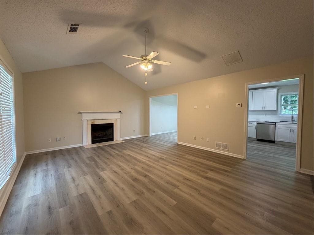 4 bedroom, 3 bathroom, 1,806 sq ft single family residence under contract at 1215 Amanda Way, Buford, GA 30518 — photo 5