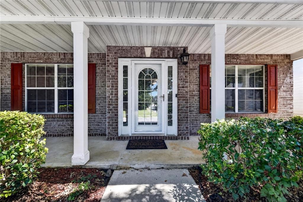 4 bedroom, 3 bathroom, 2,676 sq ft single family residence for sale at 2900 Chilhowee Drive, Atlanta, GA 30331 — photo 5