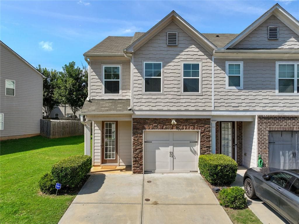 3 bedroom, 3 bathroom, 1,720 sq ft townhouse for rent at 2705 Avanti Way, Decatur, GA 30035 for $2,200 a month — photo 1 of 25