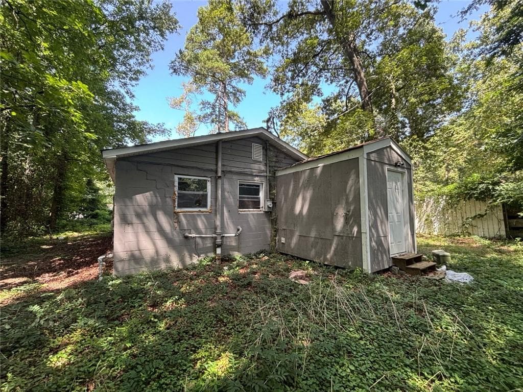 2 bedroom, 1 bathroom, 864 sq ft single family residence for sale at 6366 Gordon Street, Lithia Springs, GA 30122 — photo 2
