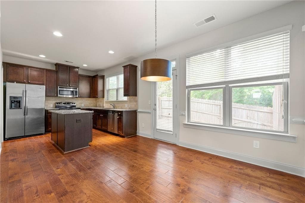 3 bedroom, 3 bathroom, 1,926 sq ft townhouse for rent at 2462 Whiteoak Run 18, Smyrna, GA 30080 for $2,950 a month — photo 6