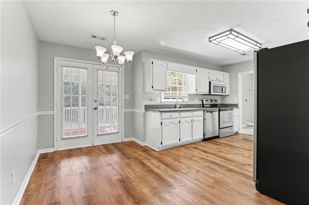4 bedroom, 3 bathroom, 2,125 sq ft single family residence for sale at 108 Cabin Gate, Peachtree City, GA 30269 — photo 8