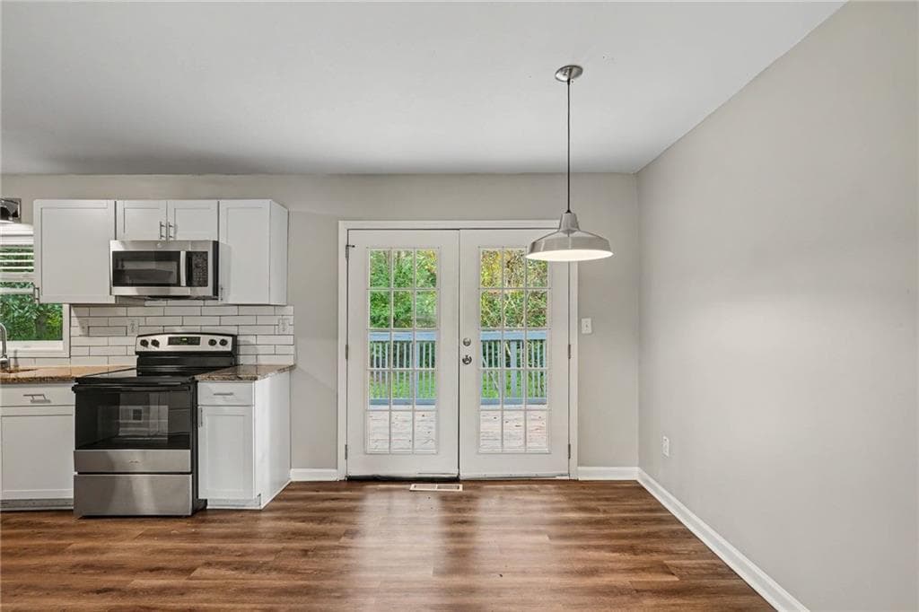 3 bedroom, 2 bathroom, 1,136 sq ft single family residence for sale at 5893 Ronnie Drive, Rex, GA 30273 — photo 7