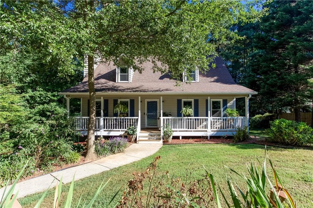 3 bedroom, 2 bathroom, 1,502 sq ft single family residence for sale at 178 N Springs Court, Acworth, GA 30101 — photo 4