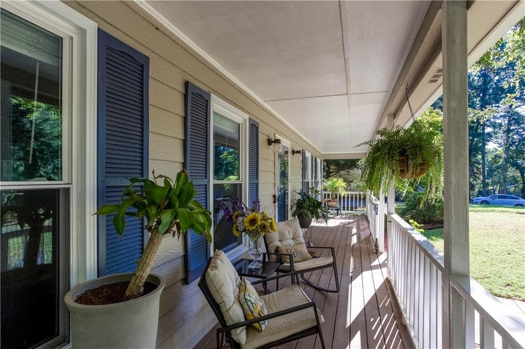 3 bedroom, 2 bathroom, 1,502 sq ft single family residence for sale at 178 N Springs Court, Acworth, GA 30101 — photo 6