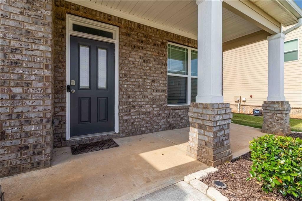 5 bedroom, 3 bathroom, 3,034 sq ft single family residence for sale at 324 Conley Avenue, Hampton, GA 30228 — photo 5