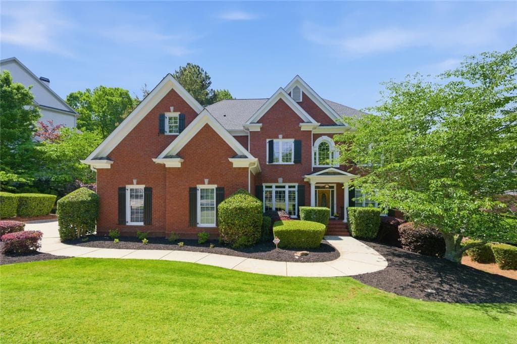 6 bedroom, 5 bathroom, 6,865 sq ft single family residence for sale at 348 Aviemore Lane, Suwanee, GA 30024 — photo 7