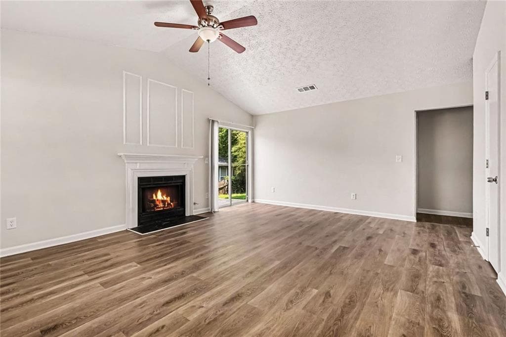3 bedroom, 2 bathroom, 1,178 sq ft single family residence for sale at 2062 W Morgan's Bluff Court, Lithonia, GA 30058 — photo 3