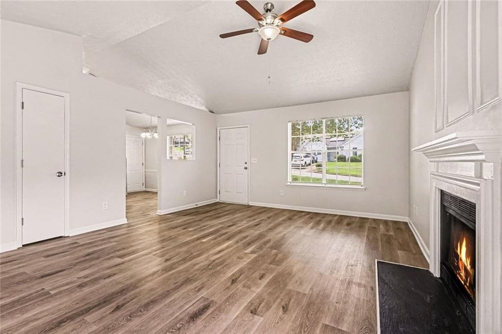 3 bedroom, 2 bathroom, 1,178 sq ft single family residence for sale at 2062 W Morgan's Bluff Court, Lithonia, GA 30058 — photo 4
