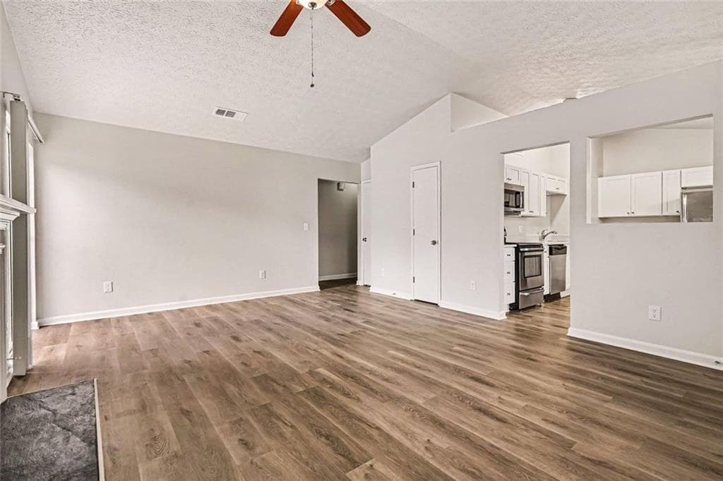 3 bedroom, 2 bathroom, 1,178 sq ft single family residence for sale at 2062 W Morgan's Bluff Court, Lithonia, GA 30058 — photo 5