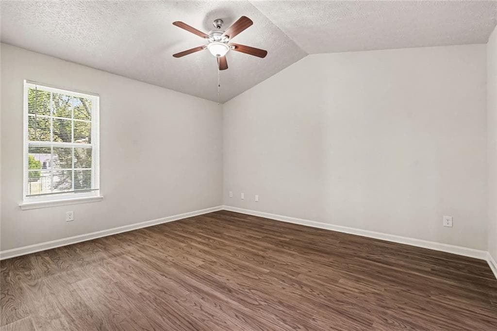 3 bedroom, 2 bathroom, 1,178 sq ft single family residence for sale at 2062 W Morgan's Bluff Court, Lithonia, GA 30058 — photo 9