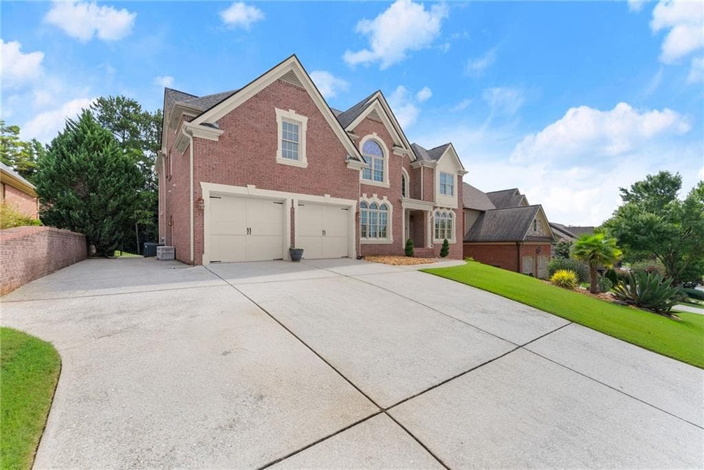 6 bedroom, 6 bathroom, 6,184 sq ft single family residence for sale at 3960 Bonnett Creek Lane, Hoschton, GA 30548 — photo 3