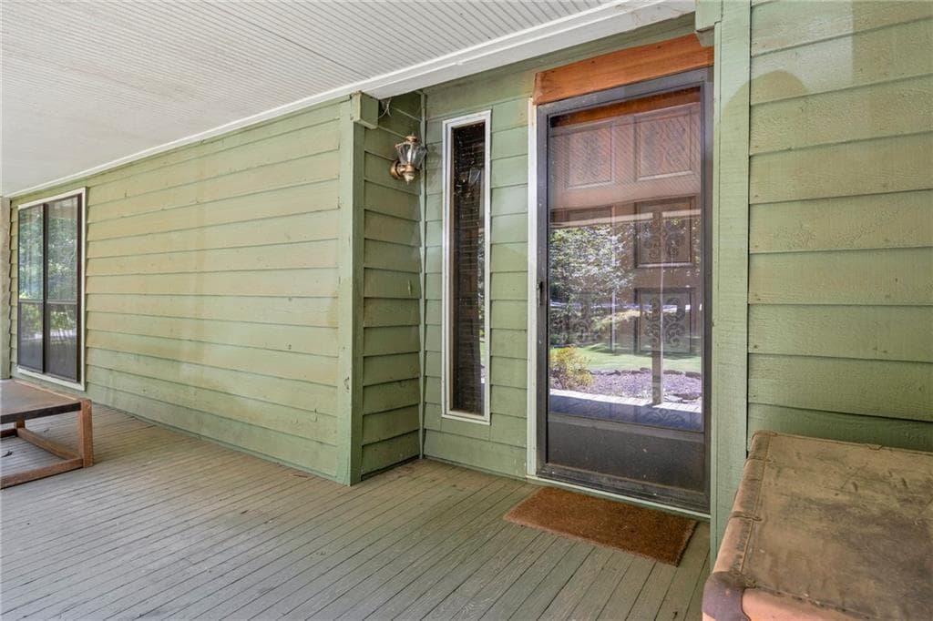3 bedroom, 2 bathroom, 1,944 sq ft single family residence for sale at 140 Hickory Drive, Stockbridge, GA 30281 — photo 3