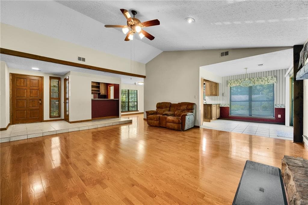 3 bedroom, 2 bathroom, 1,944 sq ft single family residence for sale at 140 Hickory Drive, Stockbridge, GA 30281 — photo 9