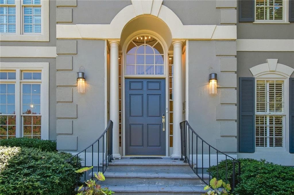 5 bedroom, 5 bathroom, 4,619 sq ft single family residence under contract at 135 Gilford Way, Sandy Springs, GA 30350 — photo 3