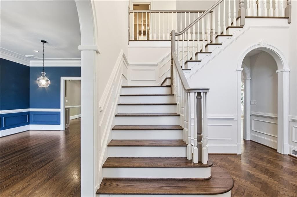 5 bedroom, 5 bathroom, 4,619 sq ft single family residence under contract at 135 Gilford Way, Sandy Springs, GA 30350 — photo 5