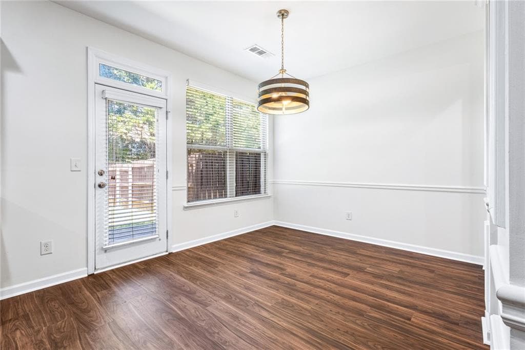 3 bedroom, 3 bathroom, 2,022 sq ft townhouse for sale at 2121 Spicy Pine Lane, Lawrenceville, GA 30044 — photo 6