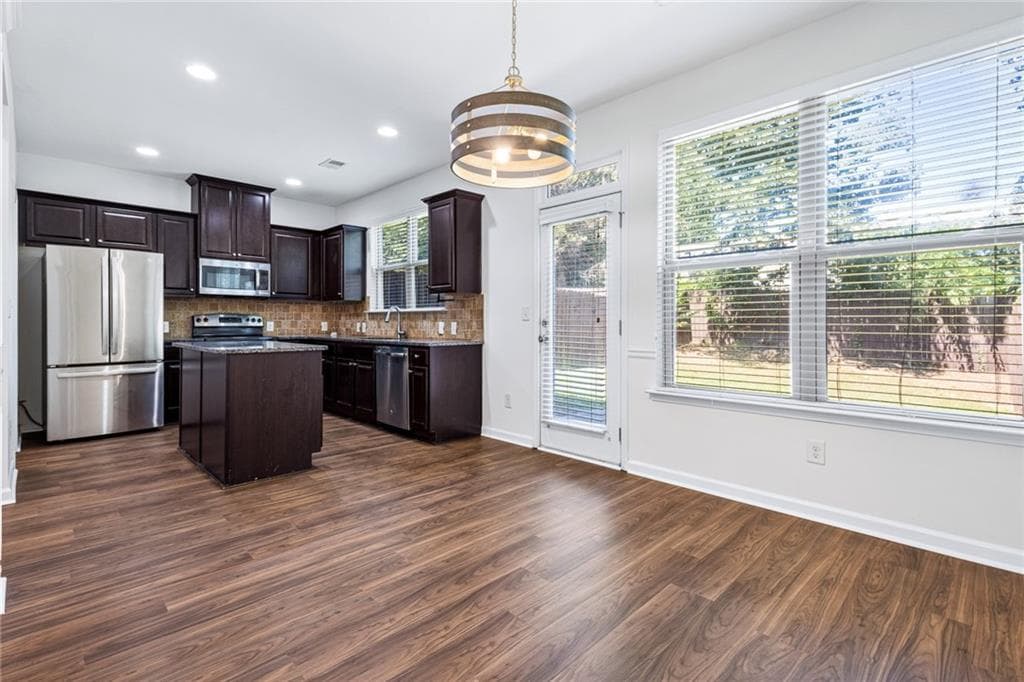 3 bedroom, 3 bathroom, 2,022 sq ft townhouse for sale at 2121 Spicy Pine Lane, Lawrenceville, GA 30044 — photo 8