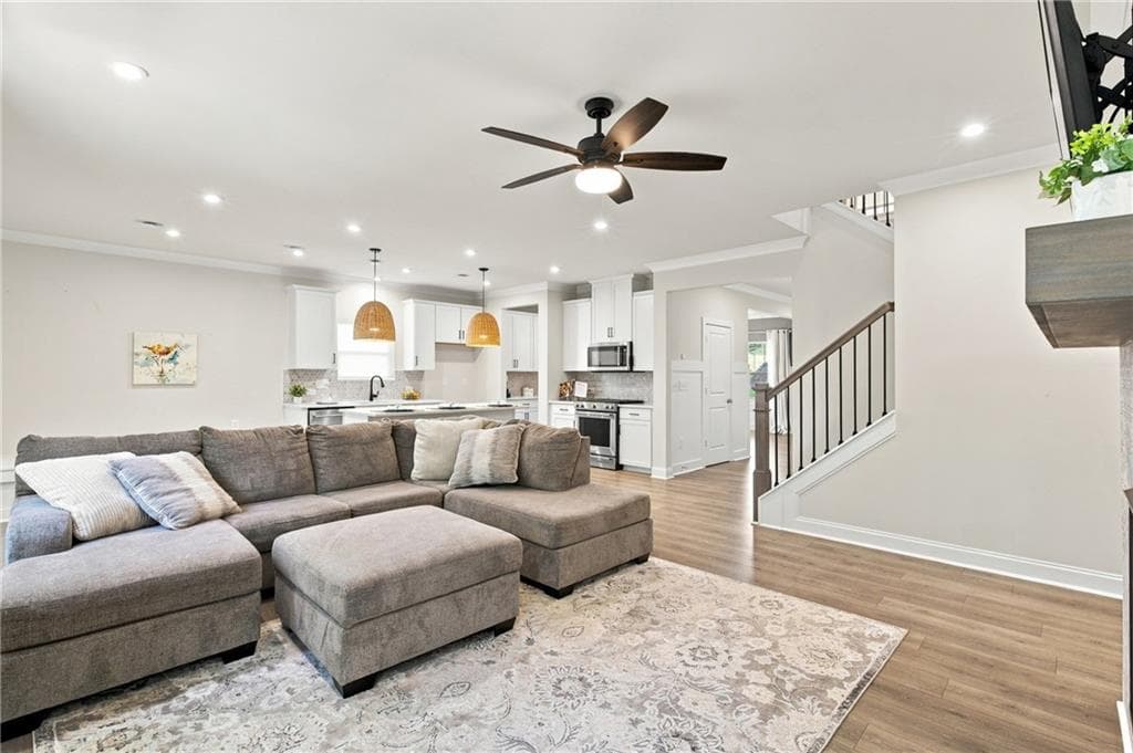 5 bedroom, 3 bathroom, 2,956 sq ft single family residence for sale at 136 Ledgemont Way, Acworth, GA 30101 — photo 2