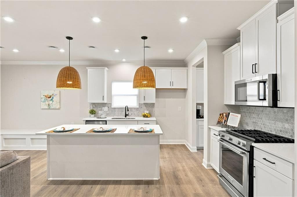 5 bedroom, 3 bathroom, 2,956 sq ft single family residence for sale at 136 Ledgemont Way, Acworth, GA 30101 — photo 3
