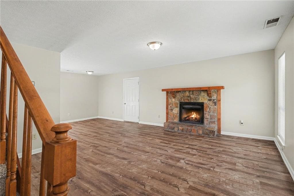 3 bedroom, 2 bathroom, 1,450 sq ft single family residence for sale at 9042 Chestnut Lake Drive, Jonesboro, GA 30236 — photo 4