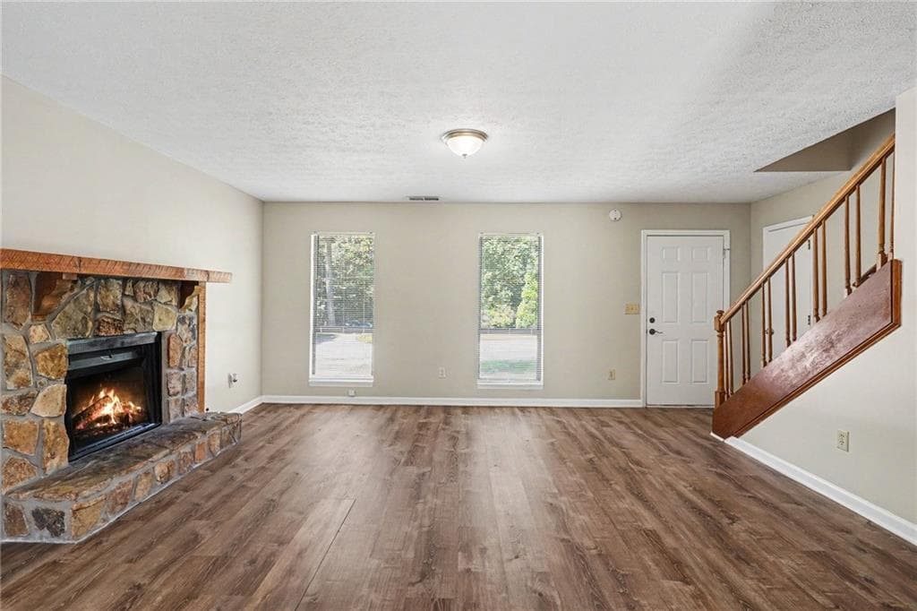 3 bedroom, 2 bathroom, 1,450 sq ft single family residence for sale at 9042 Chestnut Lake Drive, Jonesboro, GA 30236 — photo 5