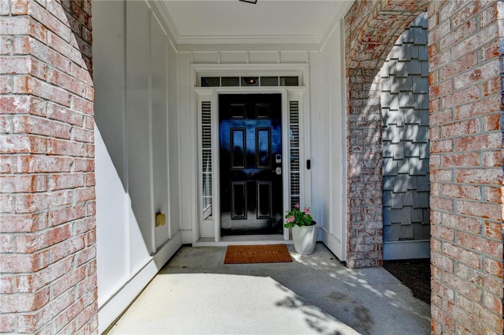 7 bedroom, 4 bathroom, 4,225 sq ft single family residence under contract at 3455 E Gate Drive, Cumming, GA 30041 — photo 3