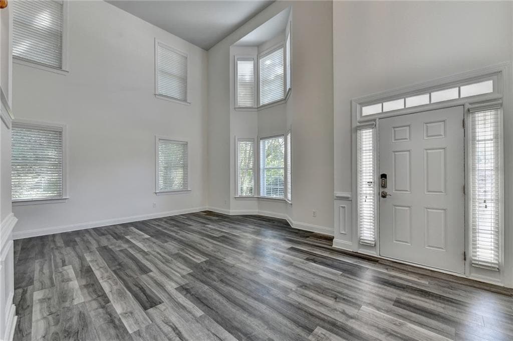7 bedroom, 4 bathroom, 4,225 sq ft single family residence under contract at 3455 E Gate Drive, Cumming, GA 30041 — photo 5
