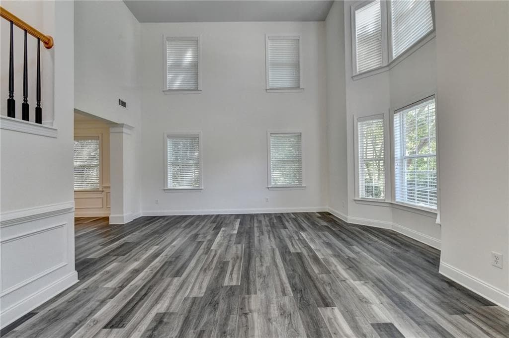 7 bedroom, 4 bathroom, 4,225 sq ft single family residence under contract at 3455 E Gate Drive, Cumming, GA 30041 — photo 6