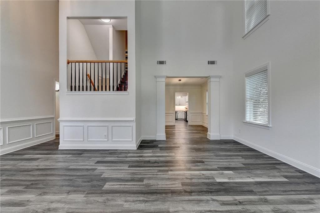 7 bedroom, 4 bathroom, 4,225 sq ft single family residence under contract at 3455 E Gate Drive, Cumming, GA 30041 — photo 8