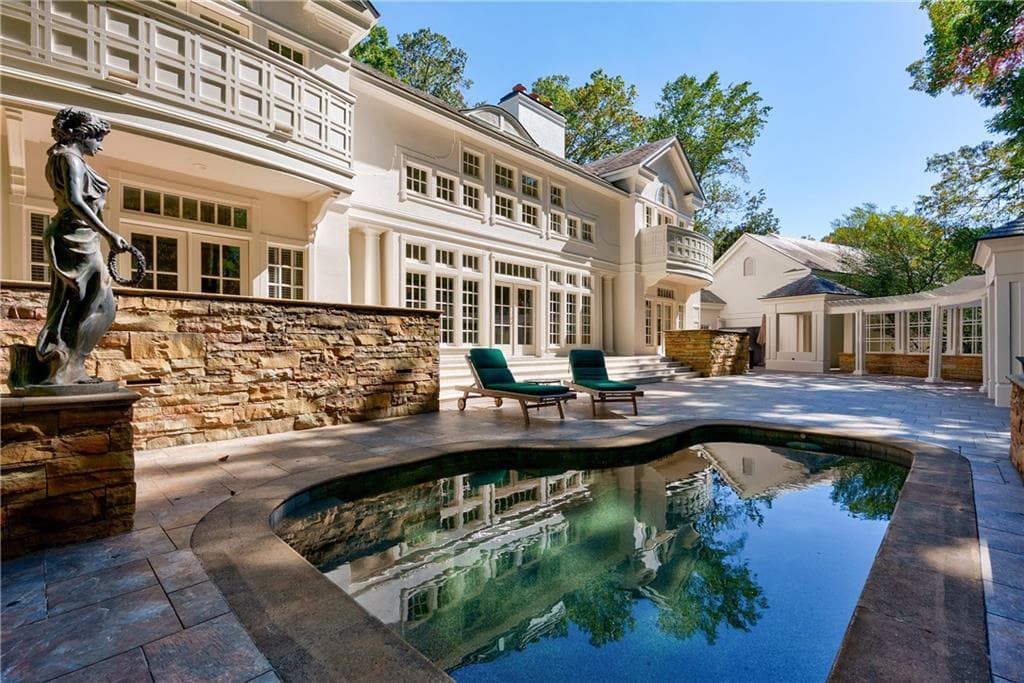 4 bedroom, 8 bathroom, 6,814 sq ft single family residence for sale at 6655 Sweetwater Point, Flowery Branch, GA 30542