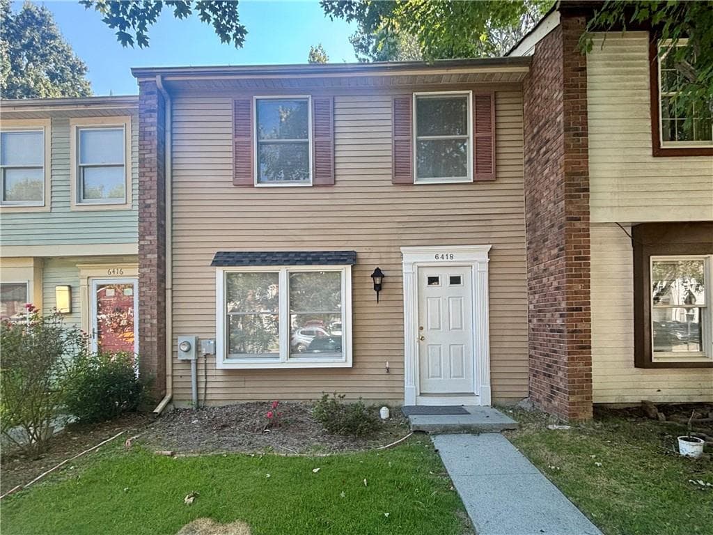 2 bedroom, 3 bathroom, 1,240 sq ft single family residence for rent at 6418 Meadow Rue Drive, Peachtree Corners, GA 30092 for $1,799 a month — photo 1 of 22