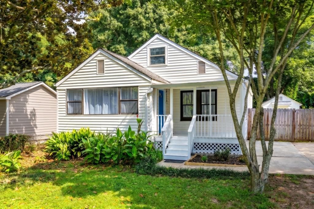 3 bedroom, 1 bathroom, 1,248 sq ft single family residence for sale at 1066 Key Road, Atlanta, GA 30316