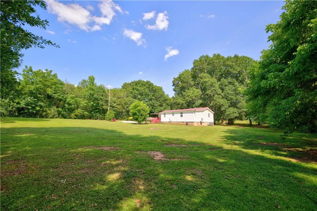 3 bedroom, 2 bathroom, 1,676 sq ft single family residence under contract at 39 Cabin Creek Circle, Commerce, GA 30529