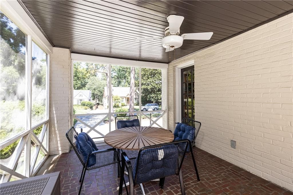 3 bedroom, 3 bathroom, 2,383 sq ft single family residence under contract at 651 E Paces Ferry Road, Atlanta, GA 30305 — photo 9