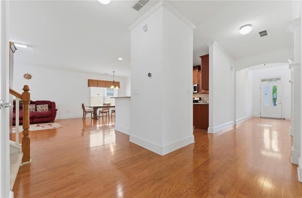 6 bedroom, 4 bathroom, 3,259 sq ft single family residence for sale at 3005 Bunting Run, Cumming, GA 30041 — photo 4