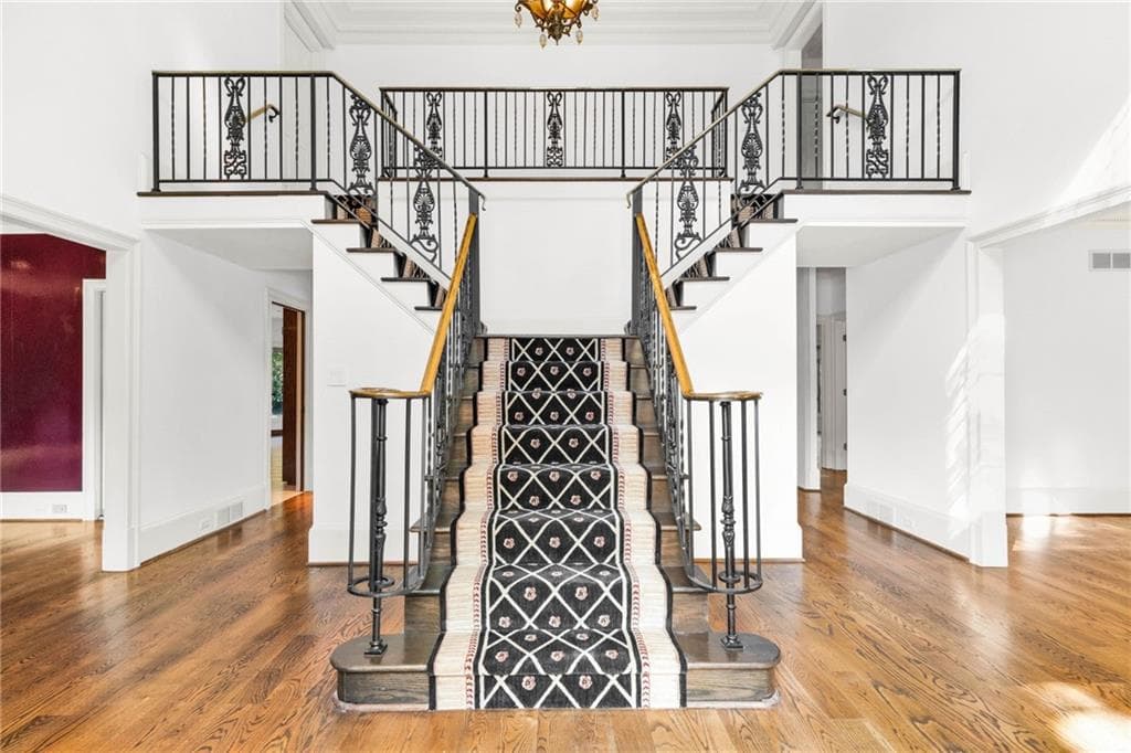 5 bedroom, 5 bathroom, 6,342 sq ft single family residence for sale at 550 Atlanta Country Club Drive, Marietta, GA 30067 — photo 4
