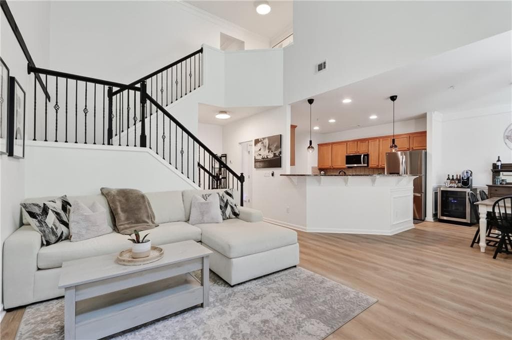3 bedroom, 3 bathroom, 1,681 sq ft townhouse for sale at 502 Hillside Trail, Woodstock, GA 30188 — photo 6