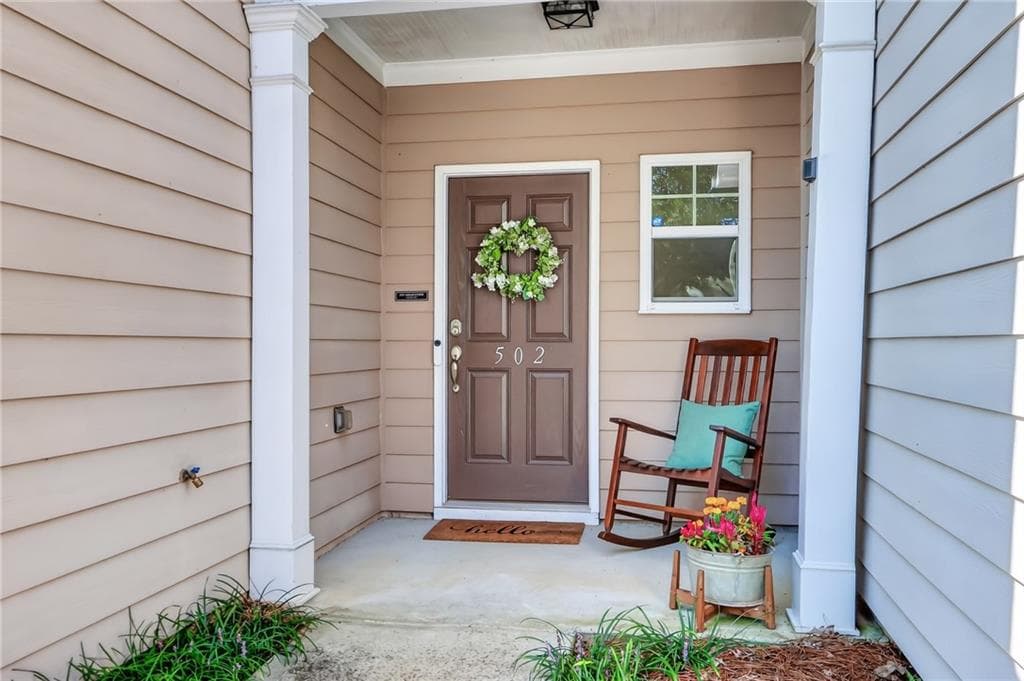 3 bedroom, 3 bathroom, 1,681 sq ft townhouse for sale at 502 Hillside Trail, Woodstock, GA 30188 — photo 2