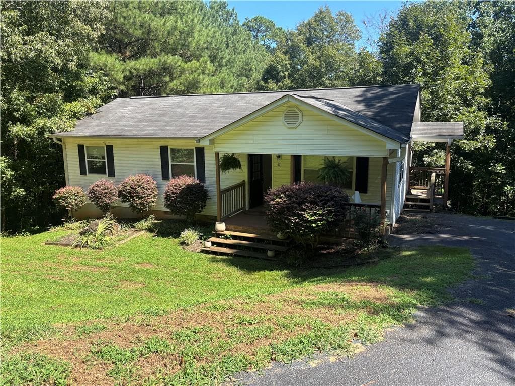 3 bedroom, 2 bathroom, 1,056 sq ft single family residence for rent at 47 Richard Court, Dahlonega, GA 30533 for $1,800 a month — photo 1 of 17