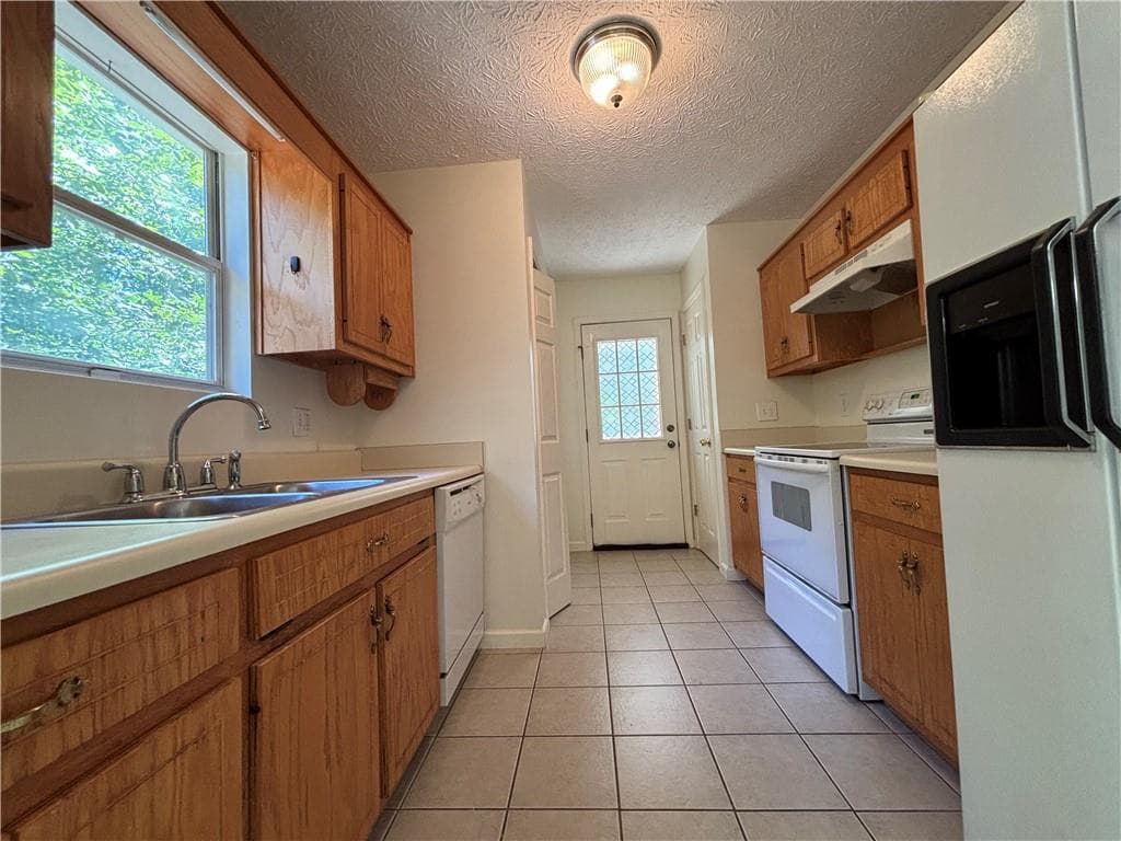 3 bedroom, 2 bathroom, 1,056 sq ft single family residence for rent at 47 Richard Court, Dahlonega, GA 30533 for $1,800 a month — photo 9