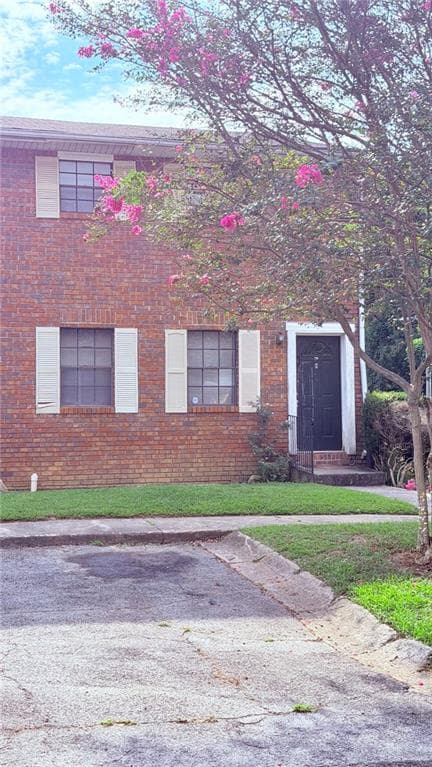 4 bedroom, 3 bathroom, 1,536 sq ft townhouse for sale at 6354 Shannon Parkway # 7 H, Union City, GA 30291