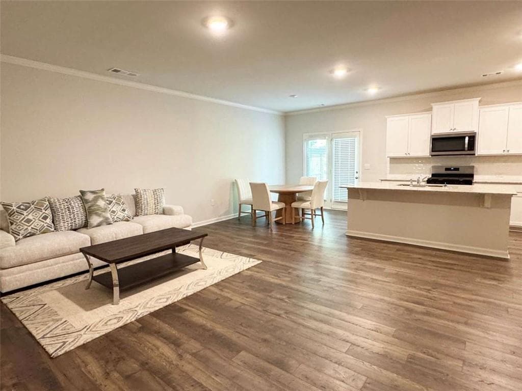 3 bedroom, 3 bathroom, 1,934 sq ft townhouse for sale at 3400 Greyton Drive, Buford, GA 30519 — photo 3