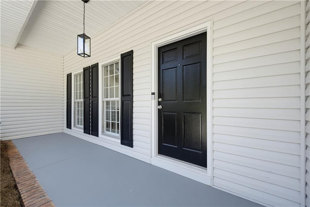 3 bedroom, 2 bathroom, 2,405 sq ft single family residence for sale at 1691 Bentwood Drive, Lilburn, GA 30047 — photo 4