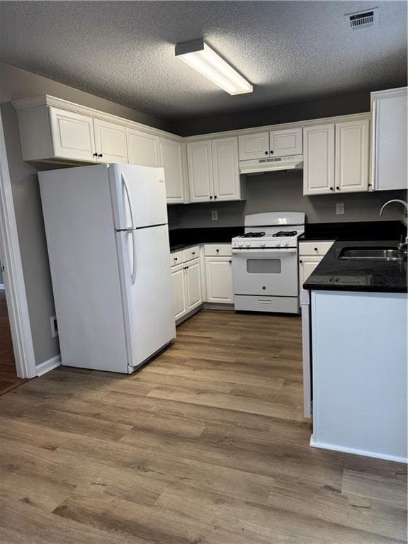 3 bedroom, 3 bathroom, 2,128 sq ft single family residence for rent at 325 Bramford Way, Kennesaw, GA 30144 for $2,400 a month — photo 4