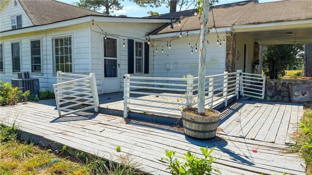 3 bedroom, 3 bathroom, 3,191 sq ft single family residence for sale at 5931 Brassie Ridge Lane, Ellenwood, GA 30294 — photo 2