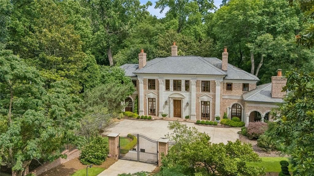 5 bedroom, 8 bathroom, 8,036 sq ft single family residence for sale at 125 Blackland Road, Atlanta, GA 30342 — photo 5