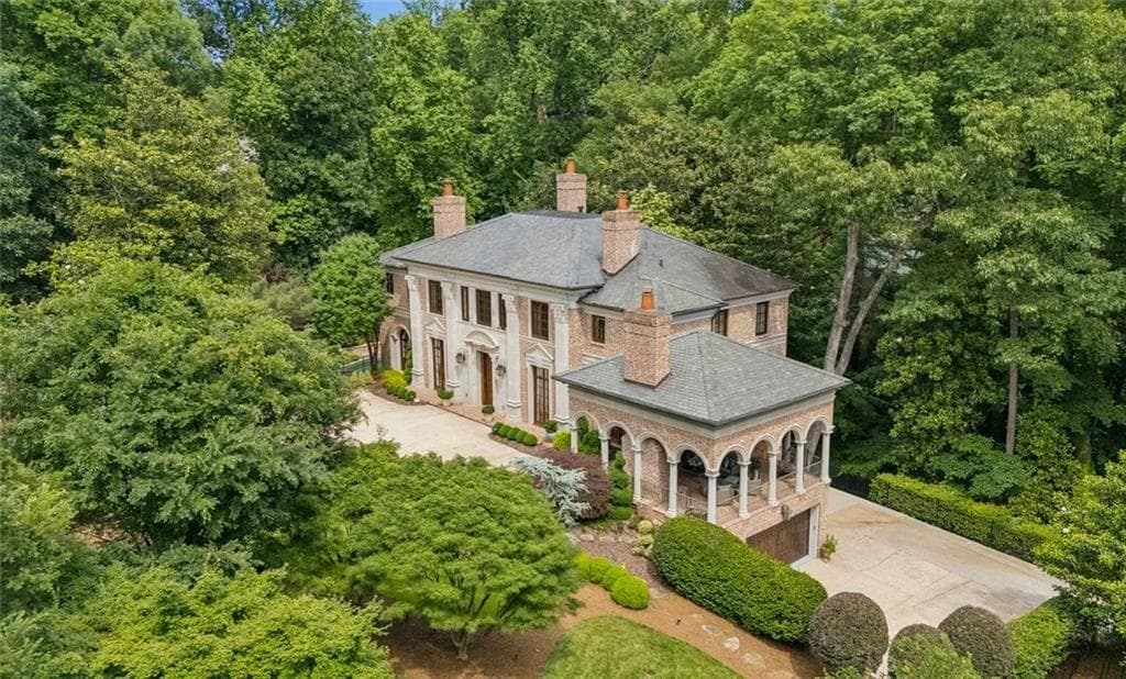 5 bedroom, 8 bathroom, 8,036 sq ft single family residence for sale at 125 Blackland Road, Atlanta, GA 30342 — photo 10