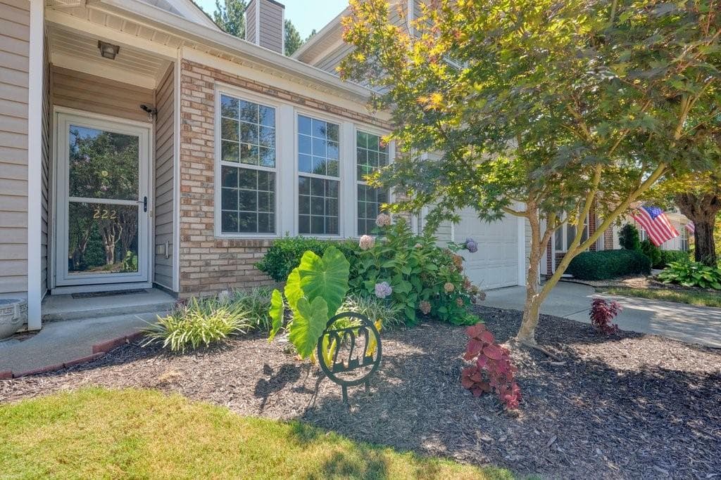 2 bedroom, 2 bathroom, 1,278 sq ft condominium for sale at 222 Riverstone Place, Canton, GA 30114 — photo 2